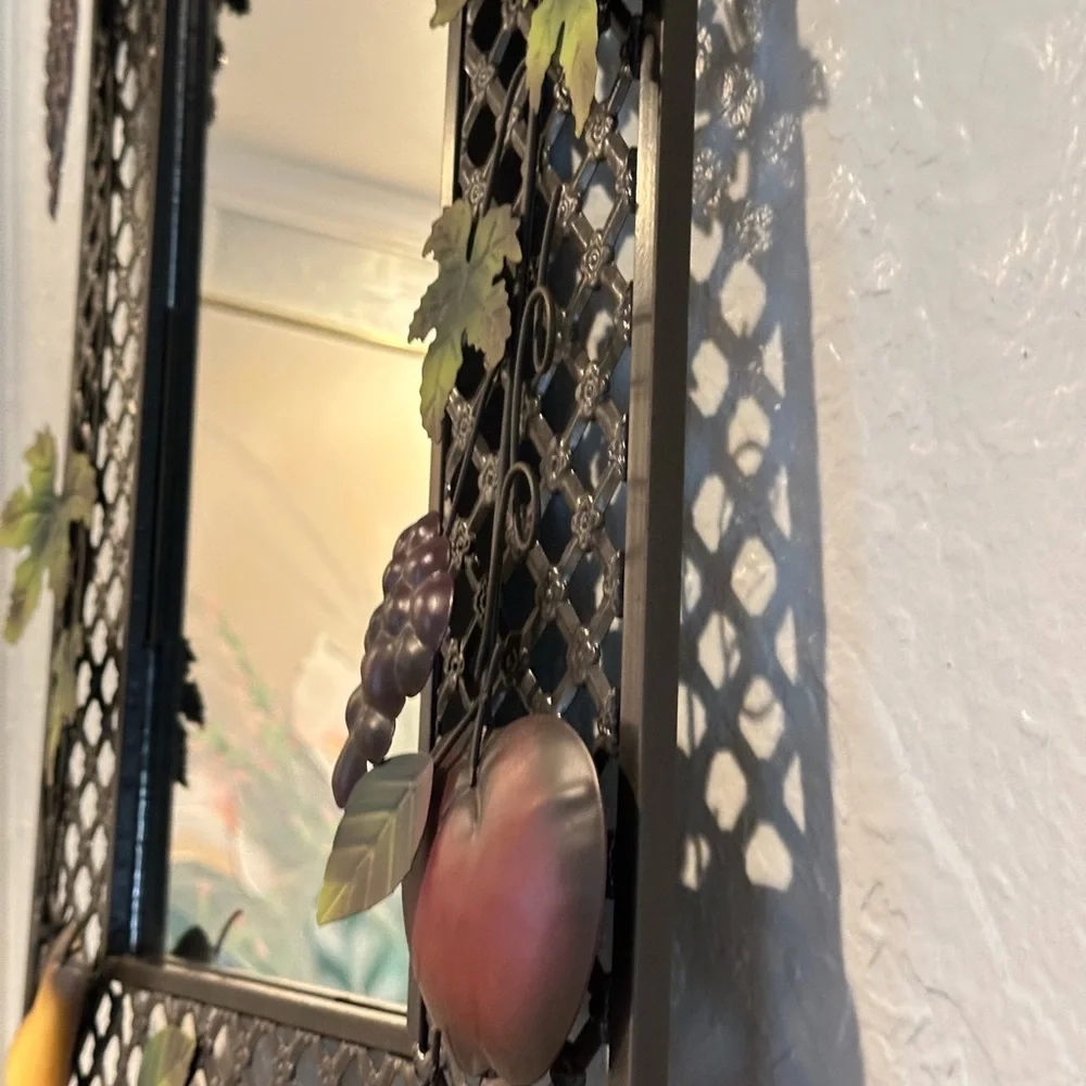 Sonoma Villa Decorative Fruit-Themed Wall Mirror